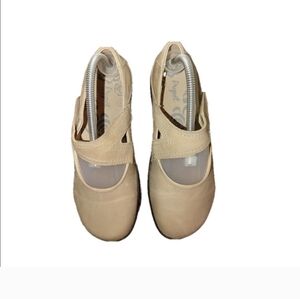 Propet Golda Mary Janes Size 8